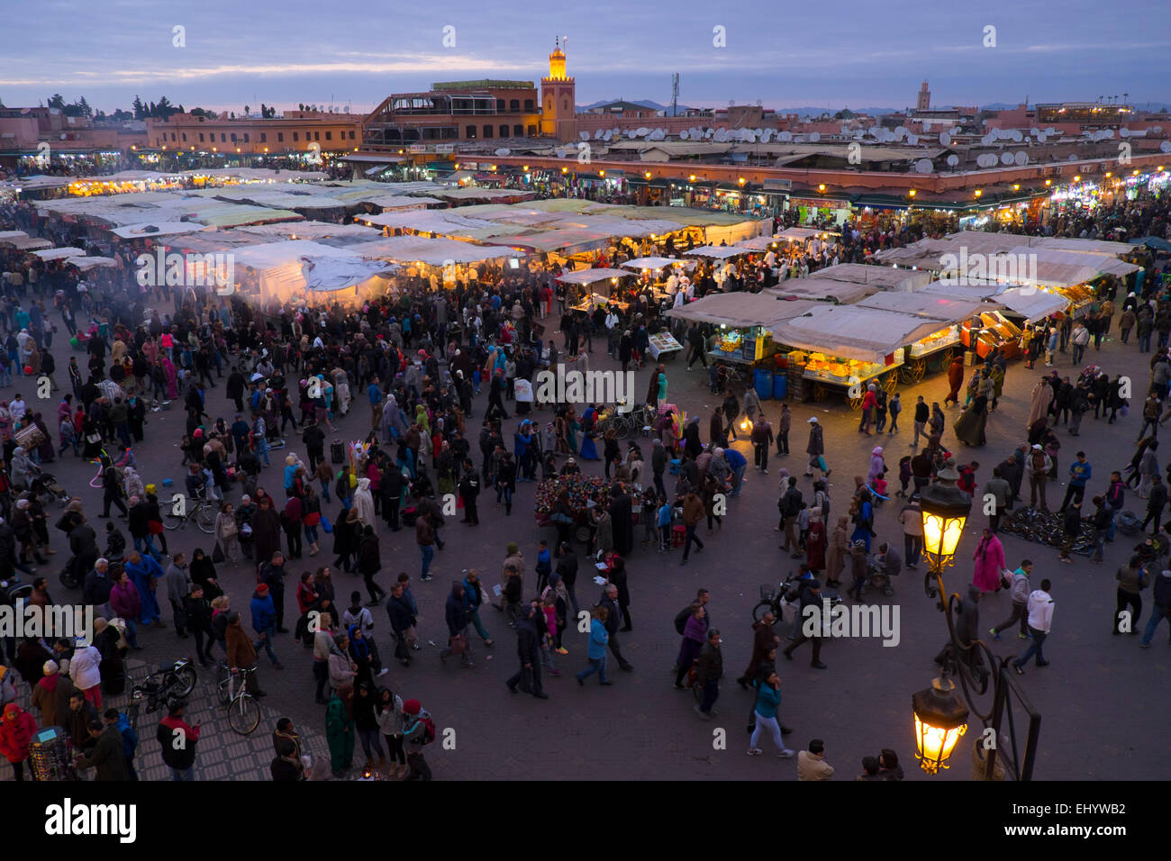 Chioschi, Djemaa el-Fna, Medina, città vecchia, Marrakech, Marrakech, Marocco, Africa del Nord Foto Stock