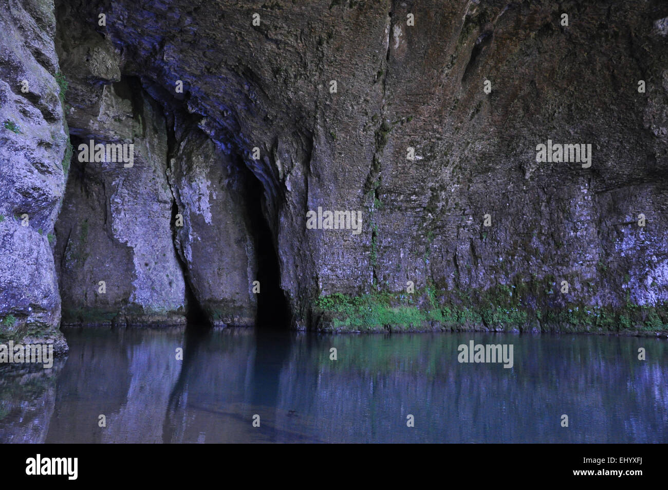 Francia, Europa, Jura, molla, source lison, molla carsiche, grotta, nans-sous-Sainte-anne, departement doubs, fiume, flusso, Foto Stock