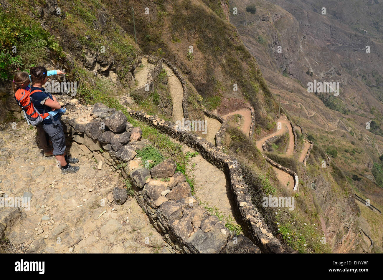 Capo Verde Isole di Capo Verde, Santo Antao, Ribeira, Paolo, Cabo da Ribeira, trail, rock, Cliff, precipitosamente, montagne, viaggi Foto Stock