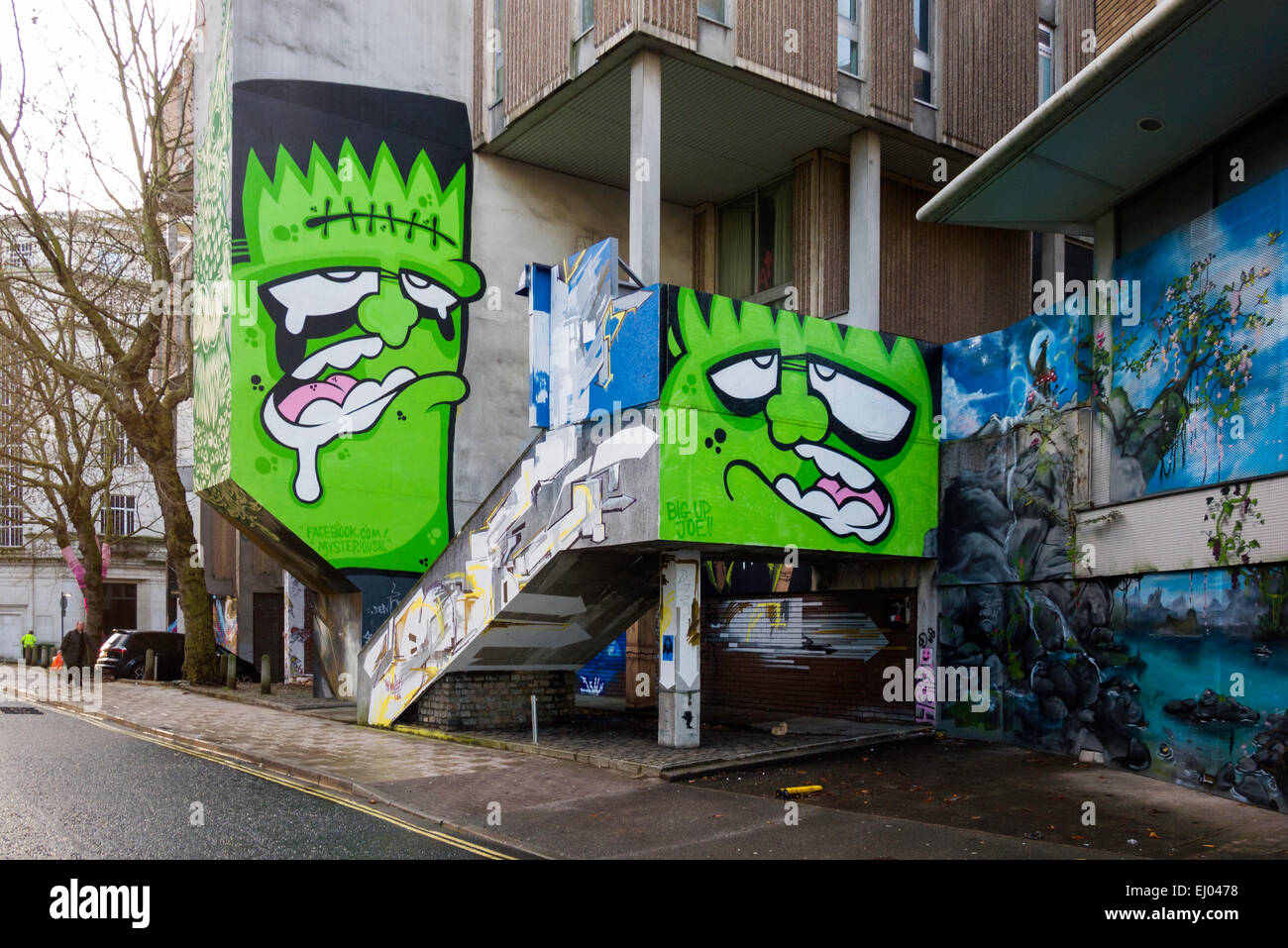 Parete murale graffiti in Nelson Street, Bristol, Inghilterra England Regno Unito. Creato come parte del 'See Nessun male' progetto Foto Stock