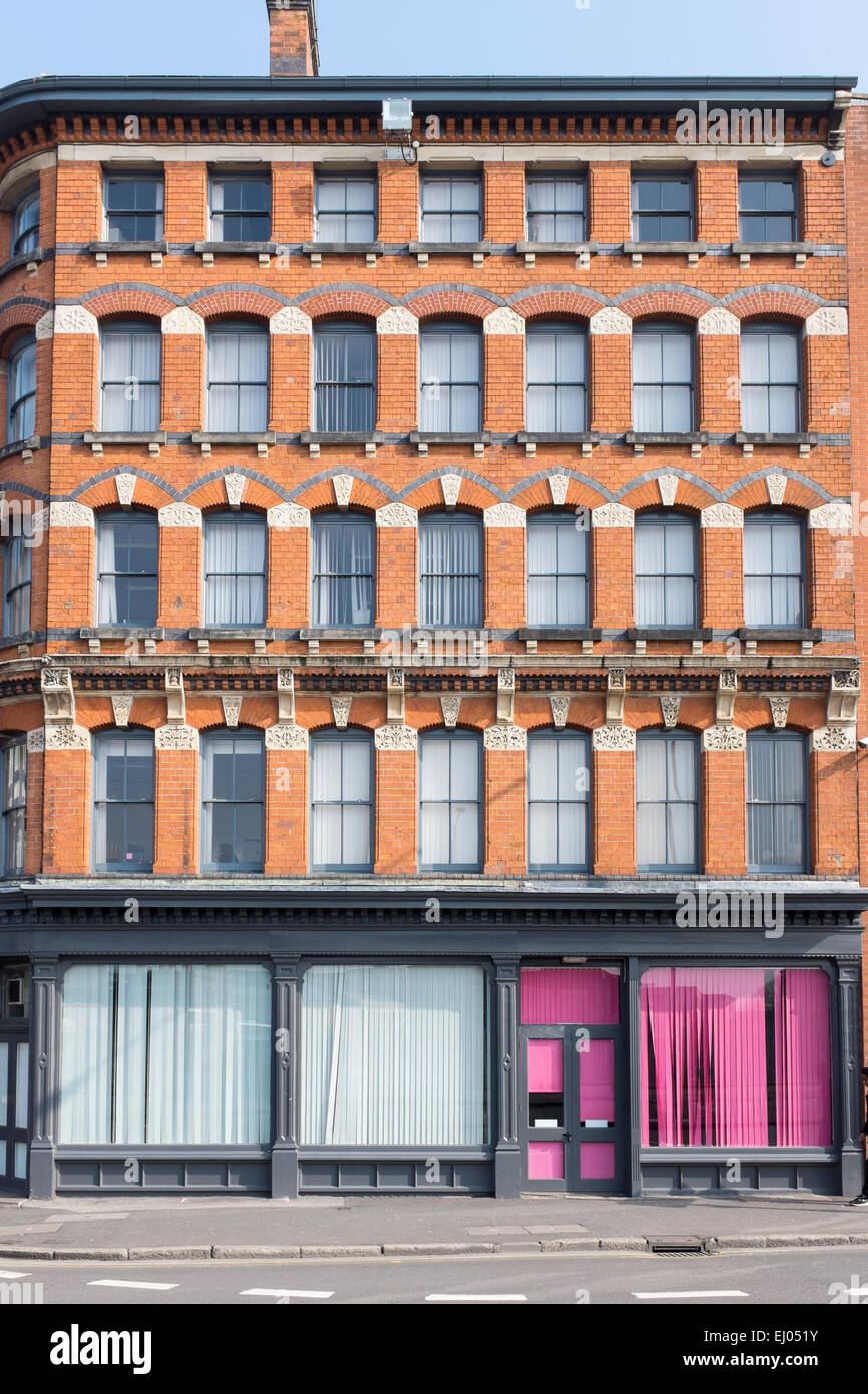 Vittoriano grande edificio in mattoni rossi in Digbeth, Birmingham Foto Stock