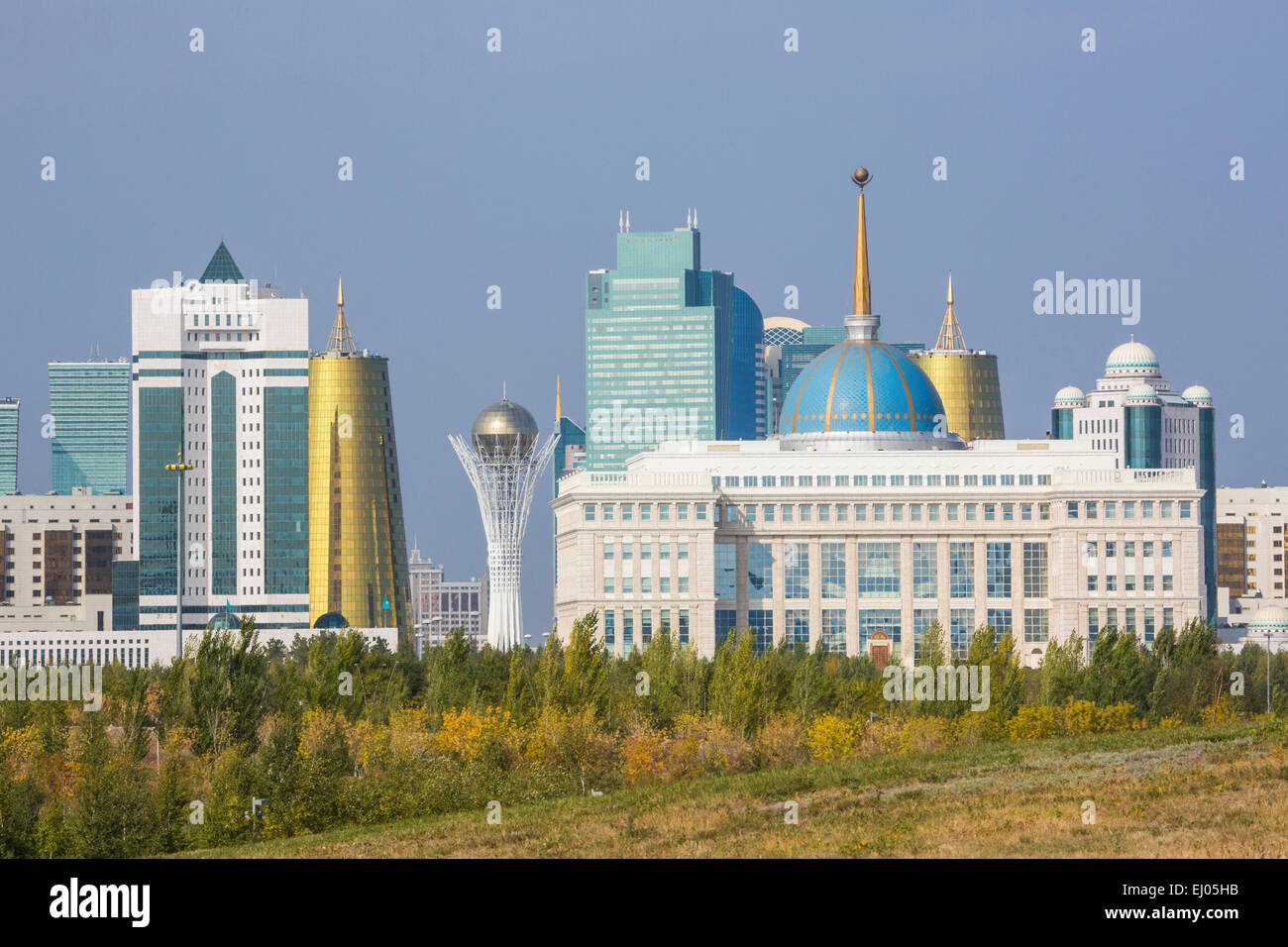 Città amministrativa, Astana, città, in Kazakistan e in Asia centrale, nuova, il palazzo, estate, architettura, colorato, nessun popolo, panorama, p Foto Stock