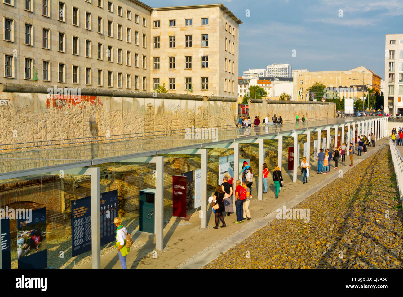 Topografia del Terrore mostra, NIederkirchnerstrasse, Friedrichstadt, quartiere Mitte, il centro di Berlino, Germania Foto Stock