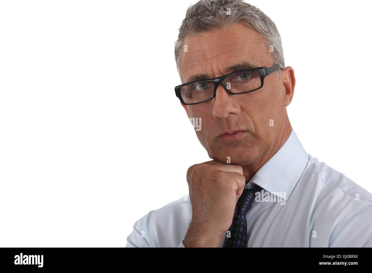 L'uomo indossando spessi occhiali cerchiati Foto Stock