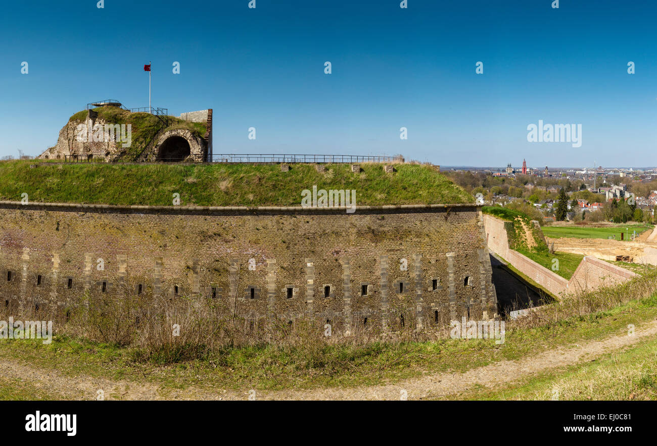 Maastricht, Paesi Bassi, Olanda, Europa, costruzione, molla, montagne, colline, fortezza, San Pietro Foto Stock