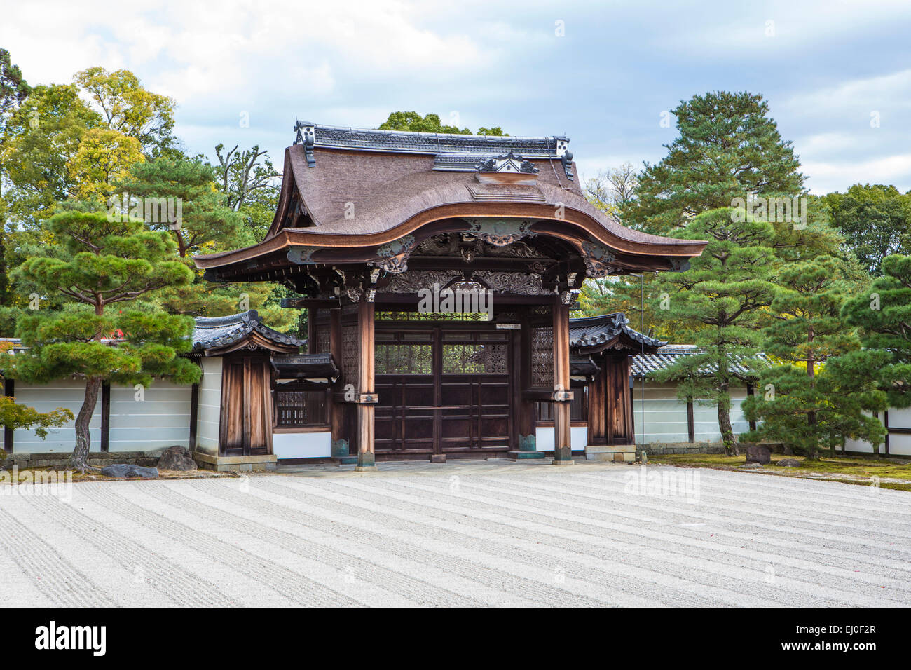 Chokushimon, Giappone, Asia, Kyoto, paesaggio, Ninna-ji tempio, patrimonio mondiale, architettura, colorata, caduta, gate, nessun popolo, tou Foto Stock