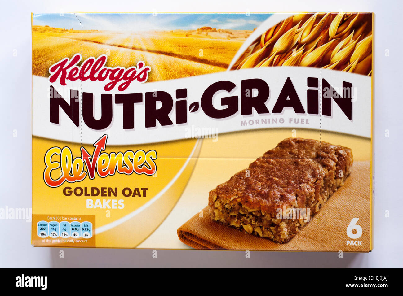 6 confezione di imballaggio di Kelloggs Nutri-Grain spuntino Golden Oat cuoce isolati su sfondo bianco Foto Stock