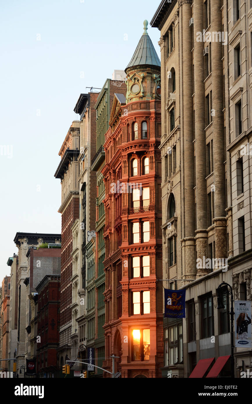 Stati Uniti d'America, Stati Uniti, America, New York, Manhattan Soho, Broadway, mattoni, edificio, Lower Broadway, architettura, verticale Foto Stock