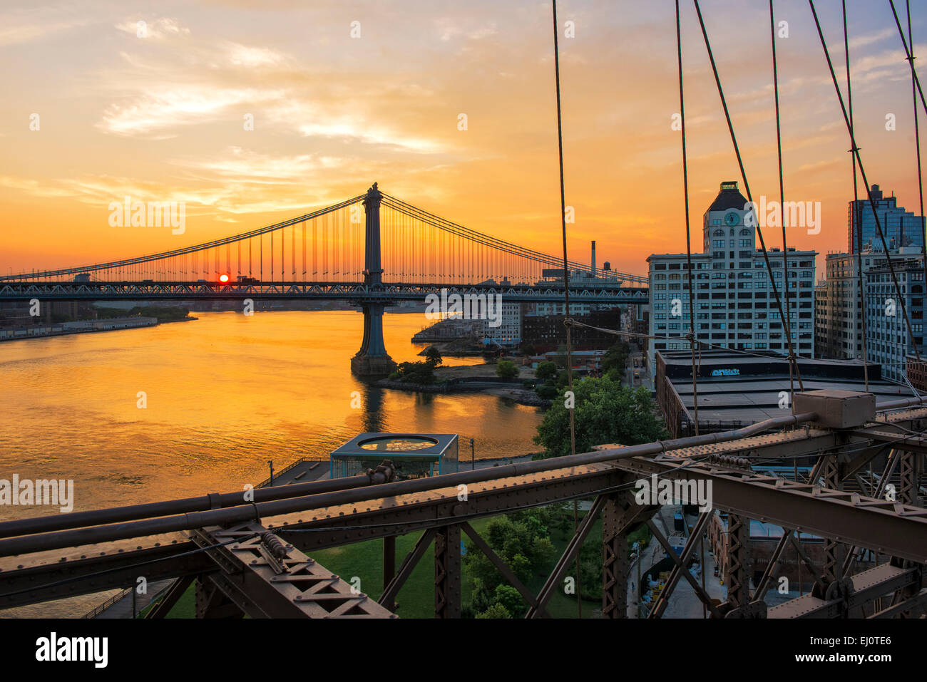 Stati Uniti d'America, Stati Uniti, America, New York East River Bridge, Manhattan Bridge, sunrise, acciaio ponte di Brooklyn, a ponte Foto Stock