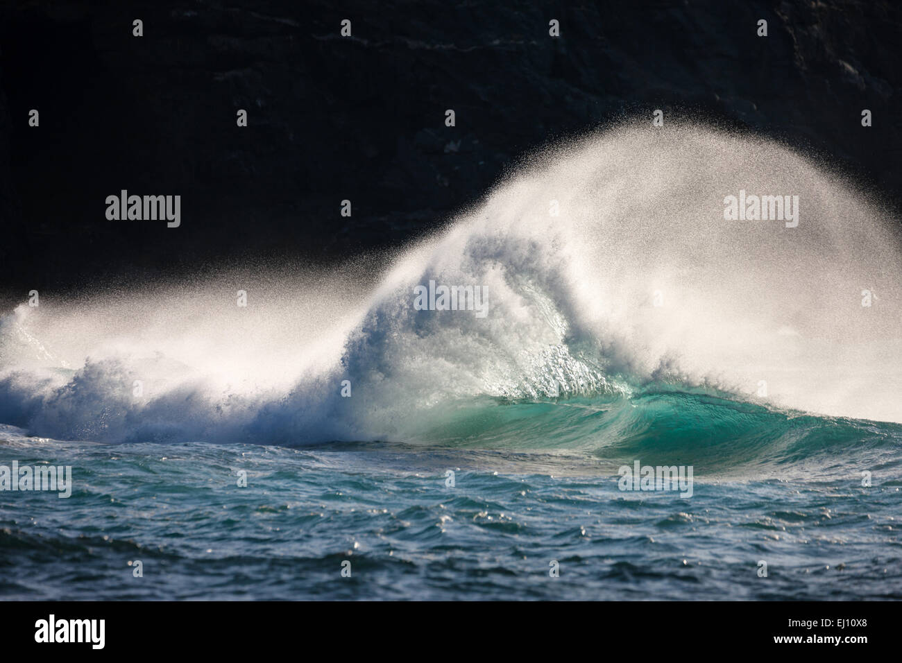El Puertito de los Molinos, Spagna, Europa, isole canarie Fuerteventura, costa, il mare, le onde, schiuma, luce posteriore Foto Stock