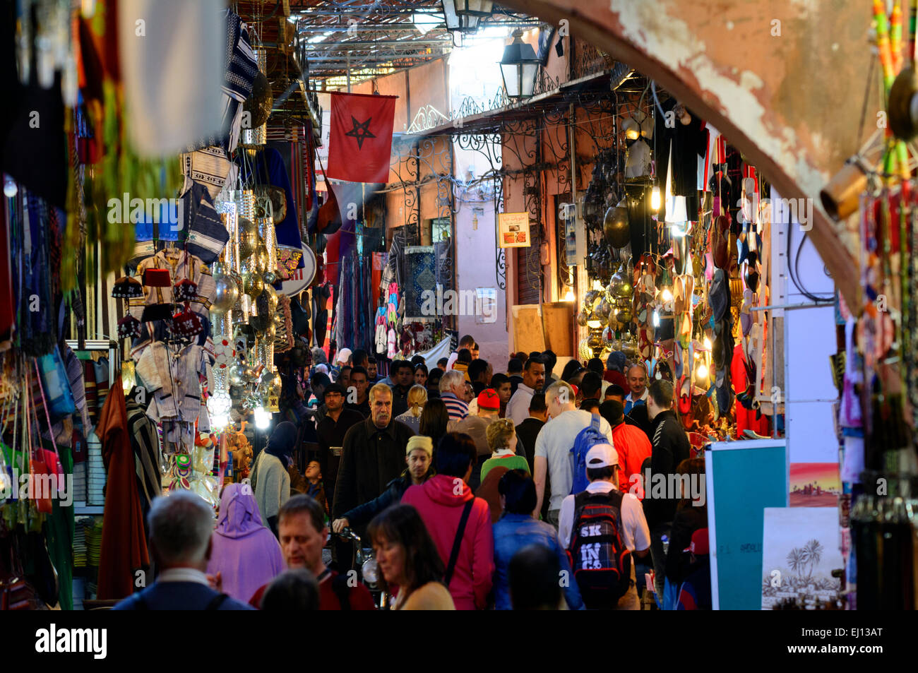 Il souk Medina, Marrakech, Marocco. Foto Stock