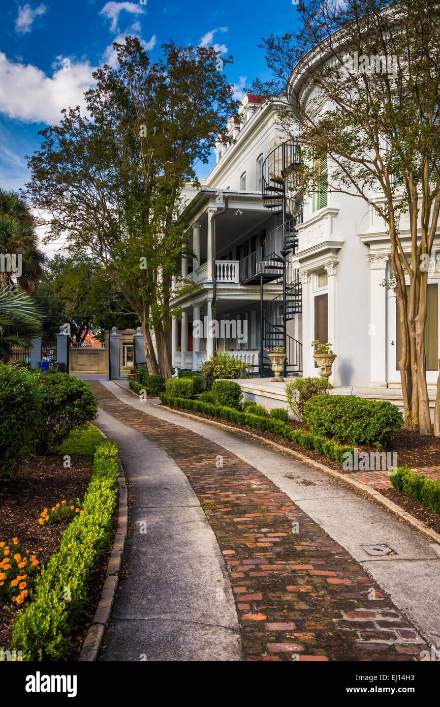 Bella casa e giardino in Charleston, Florida. Foto Stock