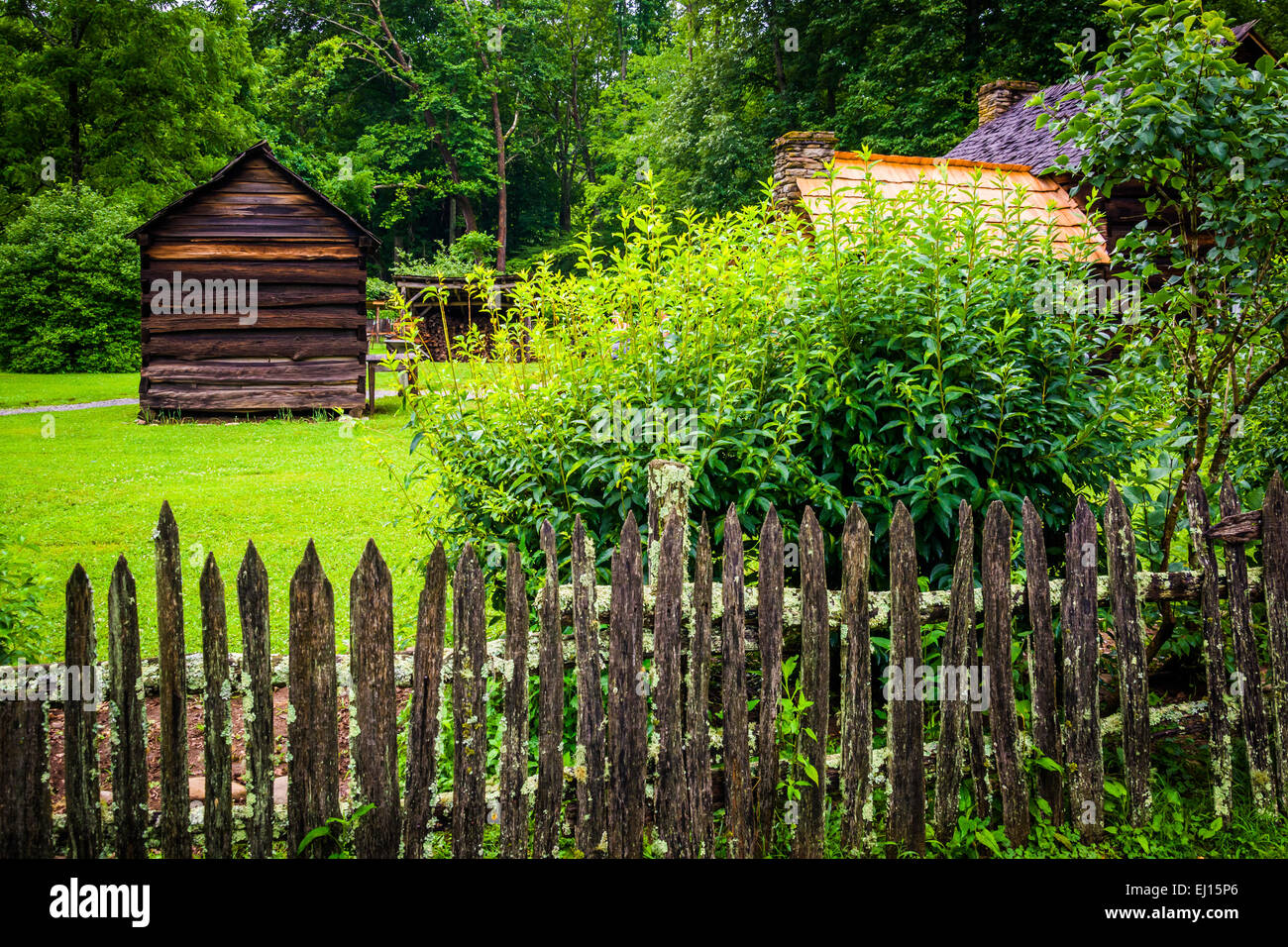 Il maso di montagna Museo nell'Oconaluftee Valley, nel Parco Nazionale di Great Smoky Mountains, North Carolina. Foto Stock