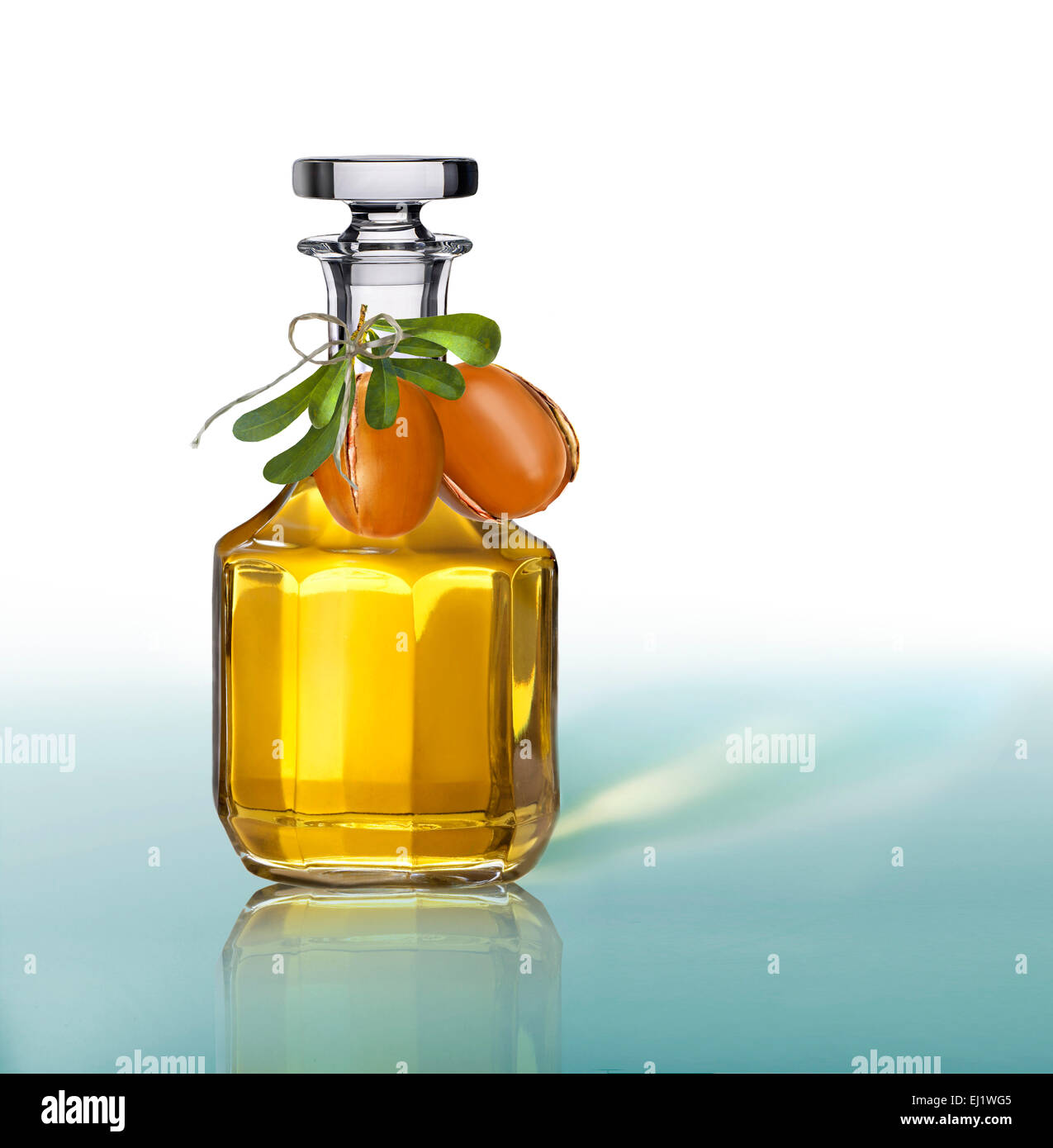 Olio di Argan in una caraffa Foto Stock