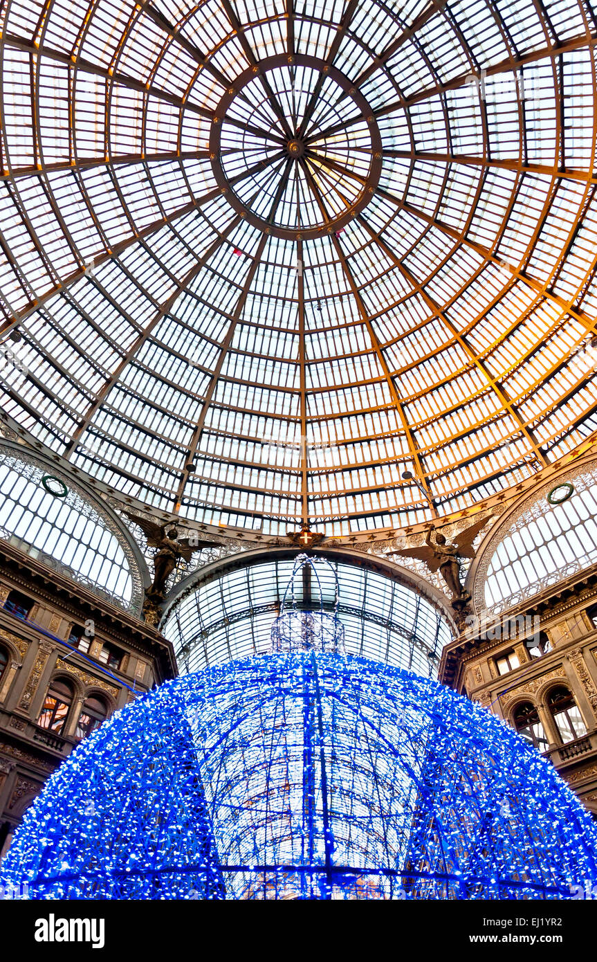 Napoli, Italia - 1 Gennaio 2014: dettaglio della pubblica galleria dello shopping Galleria Umberto I di Napoli, Italia. Foto Stock