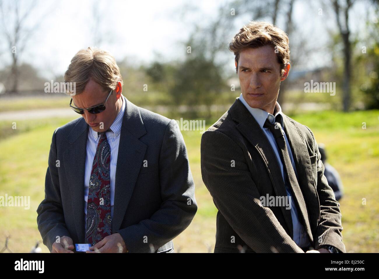 Vero Detective serie TV 2014 USA 2014 stagione 1, episodio 1 : la lunga e luminosa Dark Creato da : Nic Pizzolatto Direttore : Cary Fukunaga Matthew McConaughey, Woody Harrelson Foto Stock