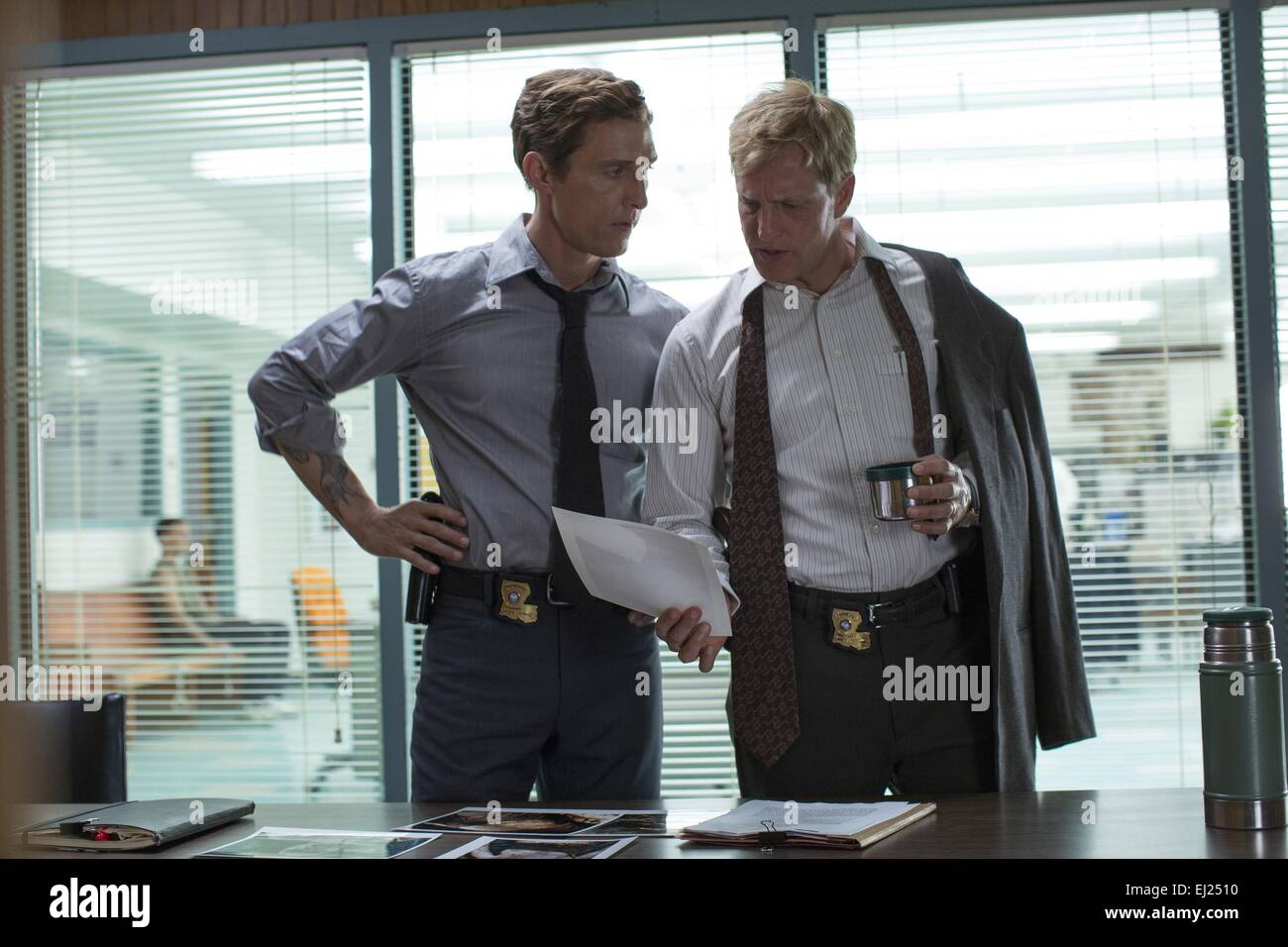 Vero Detective serie TV 2014 USA 2014 stagione 1, episodio 3 : La camera bloccata Creato da : Nic Pizzolatto Direttore : Cary Fukunaga Matthew McConaughey, Woody Harrelson Foto Stock