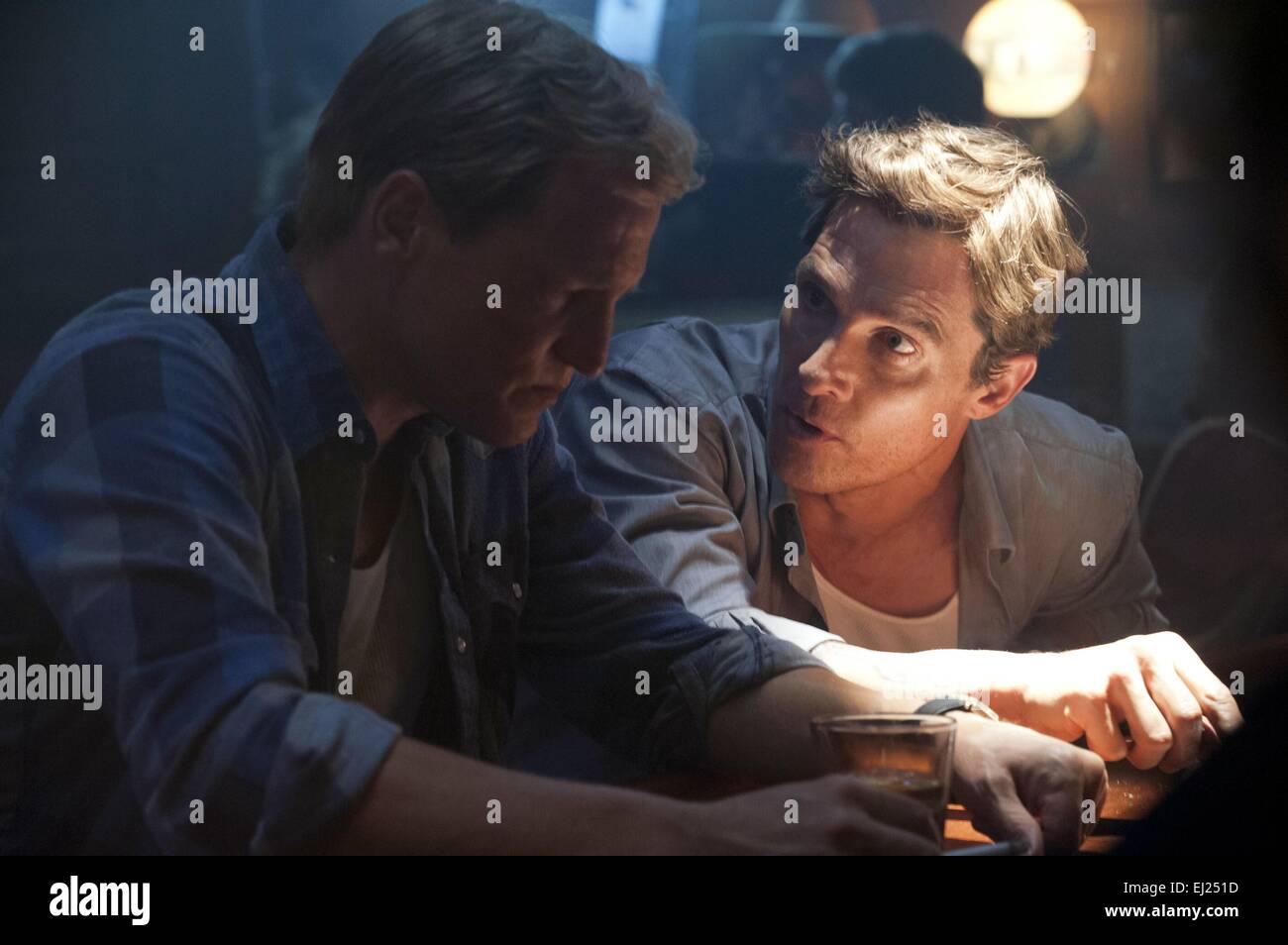 Vero Detective serie TV 2014 USA 2014 stagione 1, episodio 4 : chi ci va creato da : Nic Pizzolatto Direttore : Cary Fukunaga Woody Harrelson, Matthew McConaughey Foto Stock
