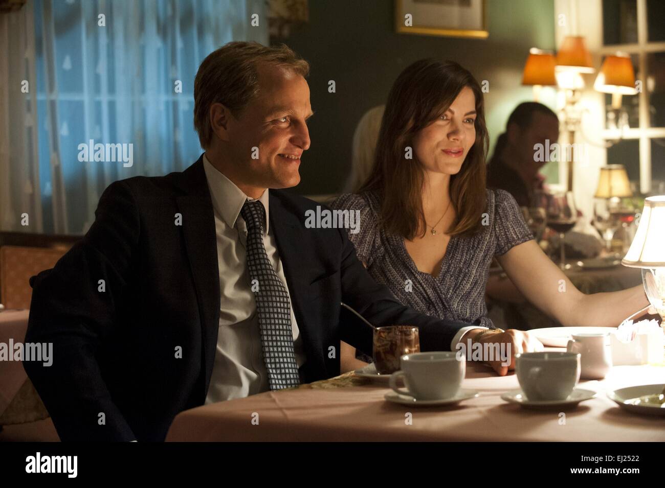 Vero Detective serie TV 2014 USA 2014 stagione 1, episodio 5 : il destino segreto di tutta la vita Creato da : Nic Pizzolatto Direttore : Cary Fukunaga Woody Harrelson, Michelle Monaghan Foto Stock