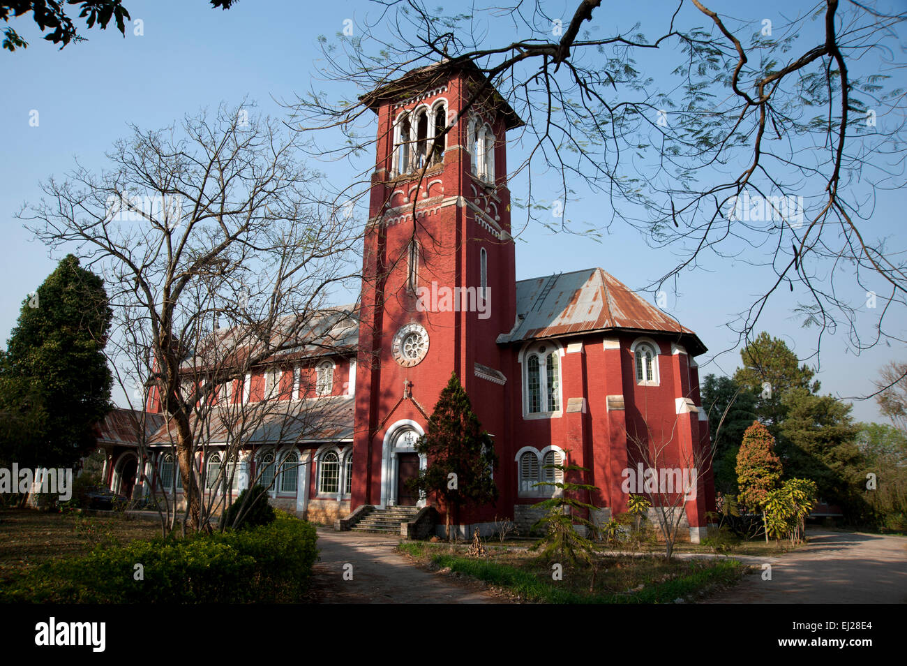 Chiesa anglicana in mattoni rossi in myanmar immagini e fotografie