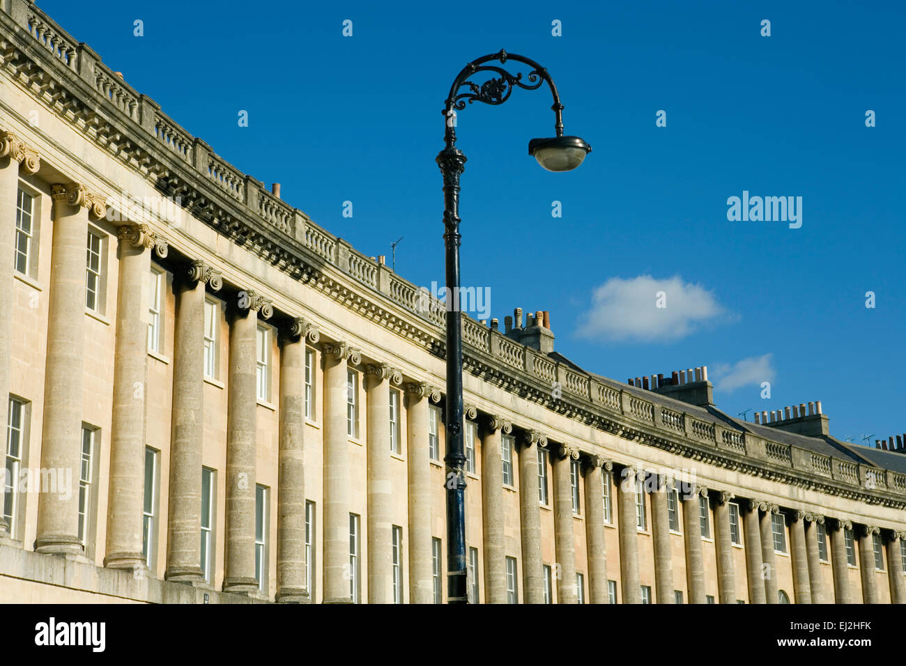 Bagno, Somerset, Regno Unito. Città termale romana, famoso per la sua architettura georgiana, Sito del Patrimonio Mondiale. Il Royal Crescent Foto Stock