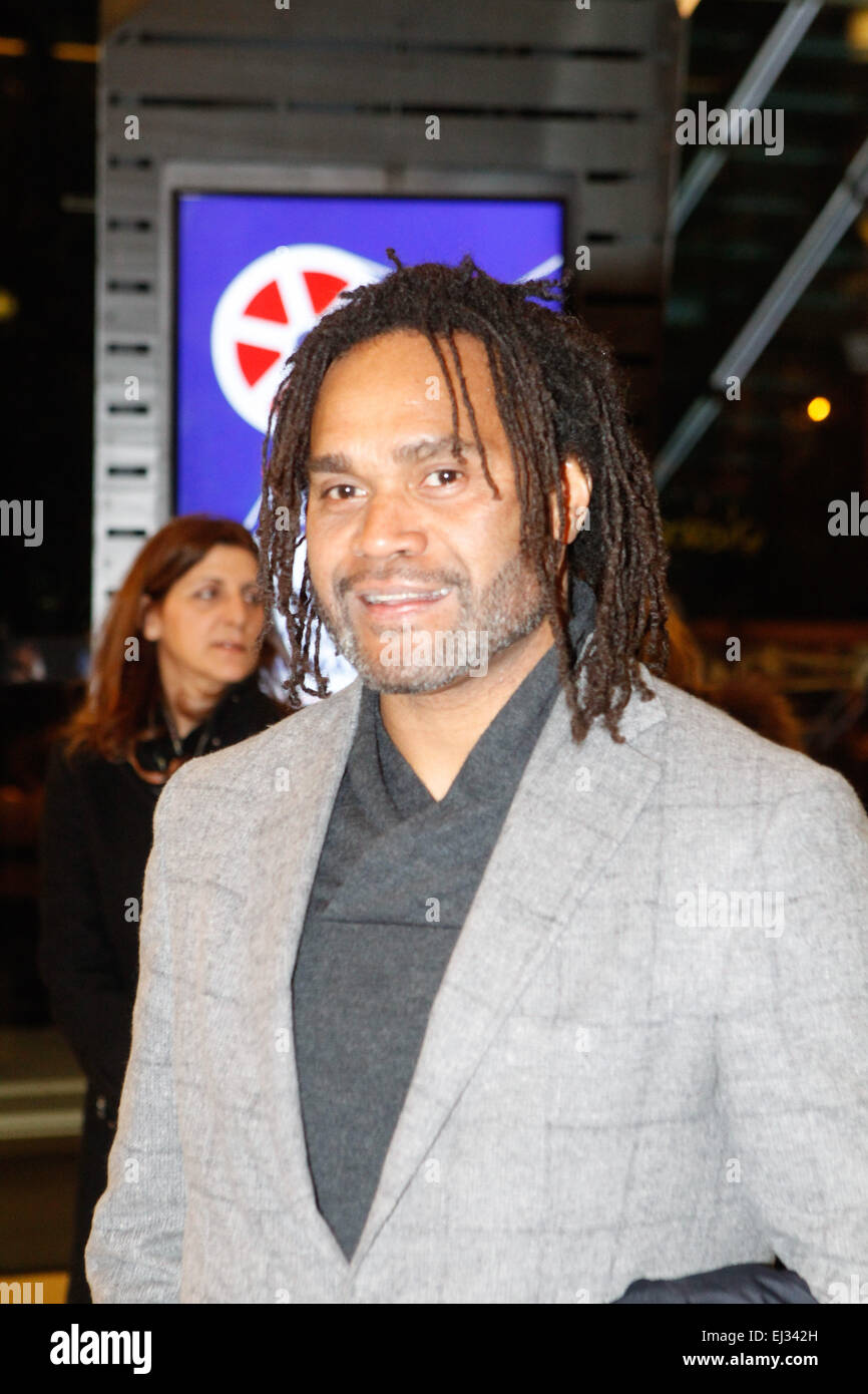 Atene, Grecia. 20 Mar, 2015. Francese internazionale il calciatore Christian Karembeu partecipa al festival francofono di Atene. Filmati da tre continenti costituiscono la XVI edizione del Francophone Film Festival, che è in esecuzione ad Atene dal 19 marzo al 25. Credito: Aristidis Vafeiadakis/ZUMA filo/Alamy Live News Foto Stock