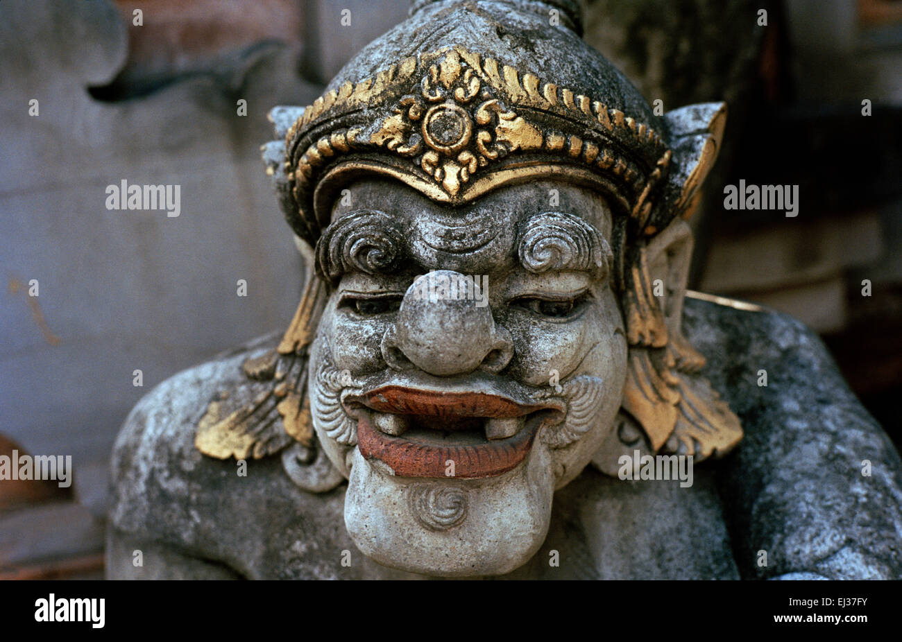 Tempio scultura in Ubud a Bali in Indonesia nel sud-est asiatico. Sculture grottesche brutto divinità Dio Cultura Storia Travel Foto Stock