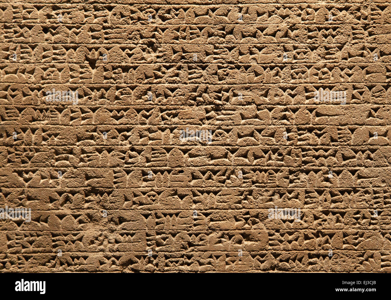 Close-up di antiche clay tablet con scritture cuneiformi Foto Stock