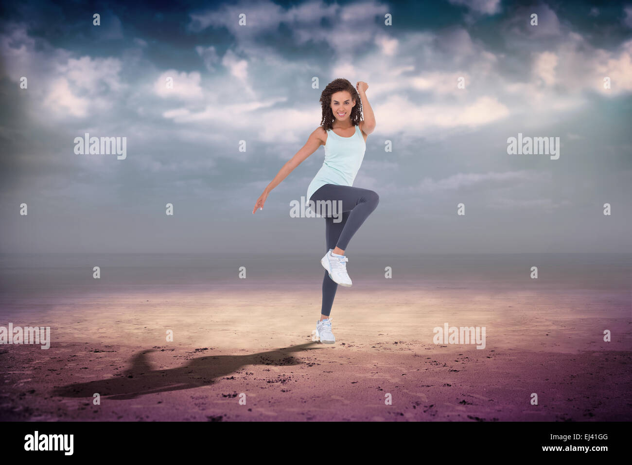 Immagine composita di montare la donna facendo esercizio aerobico Foto Stock
