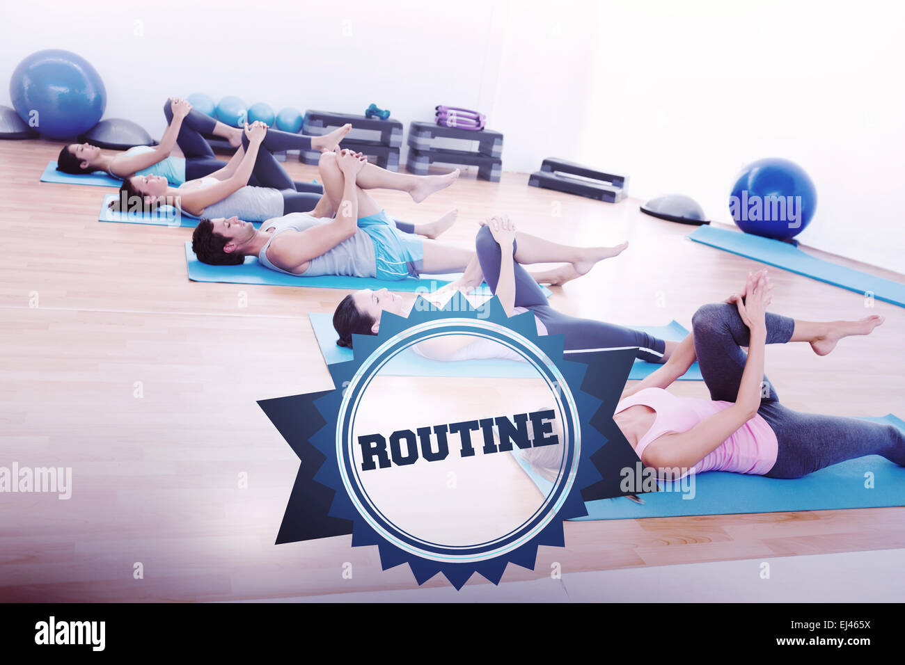 La parola di routine e gli sportivi stretching gambe Foto Stock