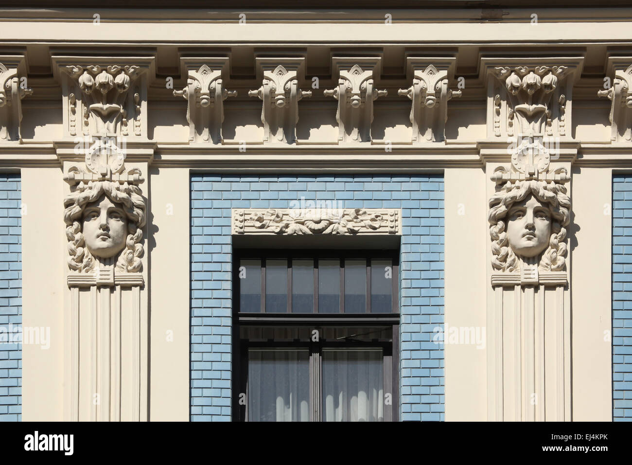 Art Nouveau appartamento edificio (1903) Progettato da architetto russo Mikhail Eisenstein in Alberta Street in Riga, Lettonia. Foto Stock