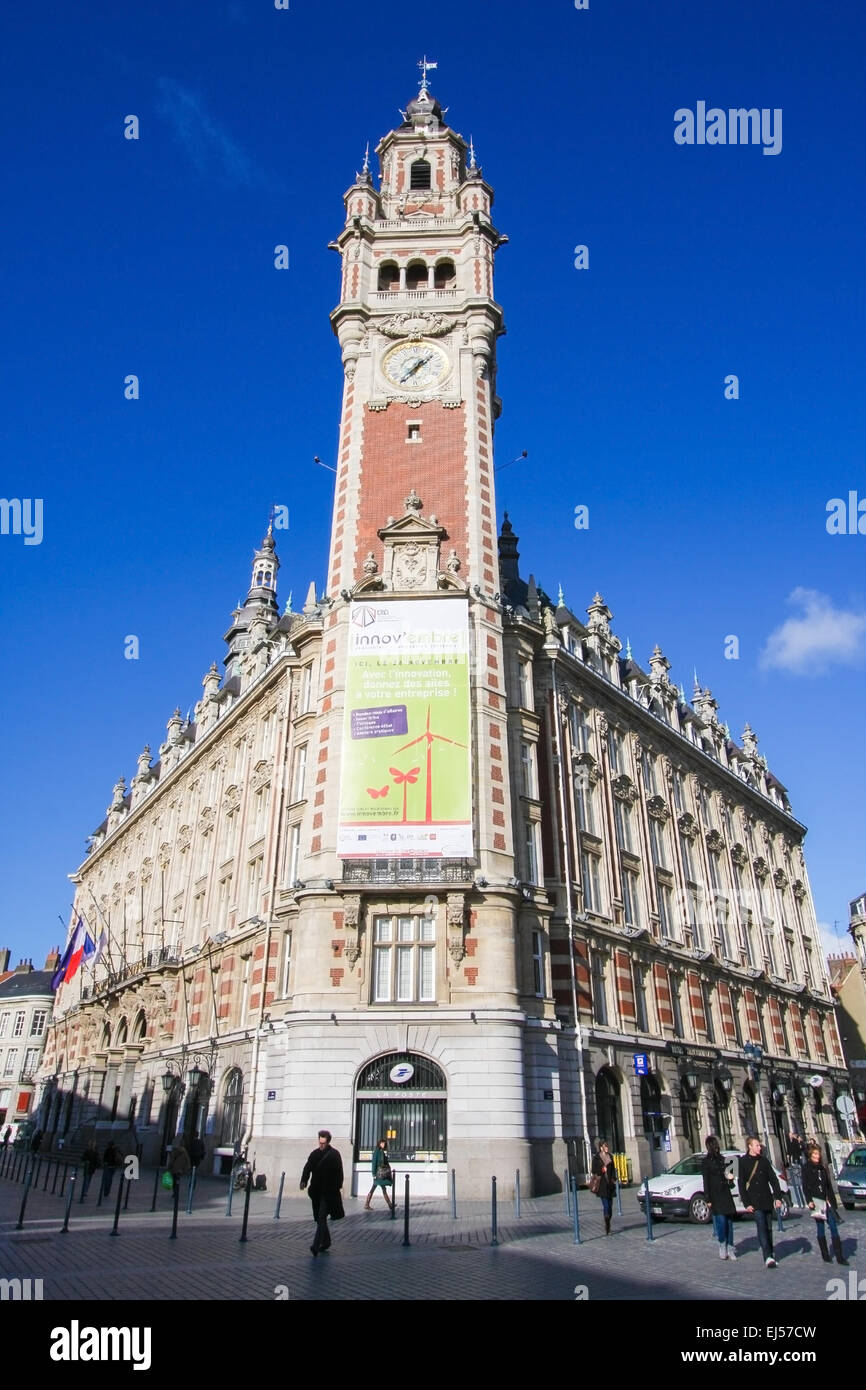 Chambre de Commerce nel centro di Lille, Francia, uno dei più famosi edifici in città. Foto Stock Chambre de Commerce nel centro di Lille, Francia, uno dei più famosi edifici in città. Foto Stock