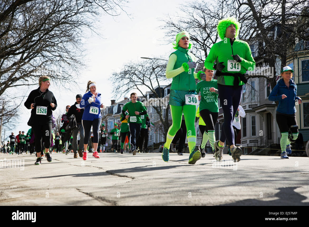 Per chi ama fare jogging, South Boston, il giorno di San Patrizio la gara su strada, South Boston, Massachusetts, STATI UNITI D'AMERICA Foto Stock