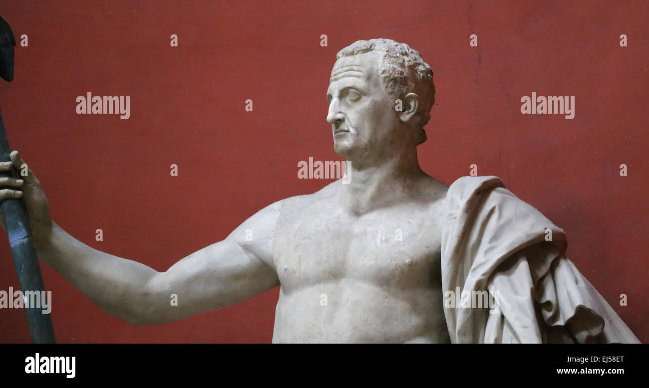 La statua dell'imperatore Galba (3 BC-69 AD). Statua colossale dalle Mura Aureliane. Restaurato da Bartolomeo Cavaceppi. Musei Vaticani Foto Stock