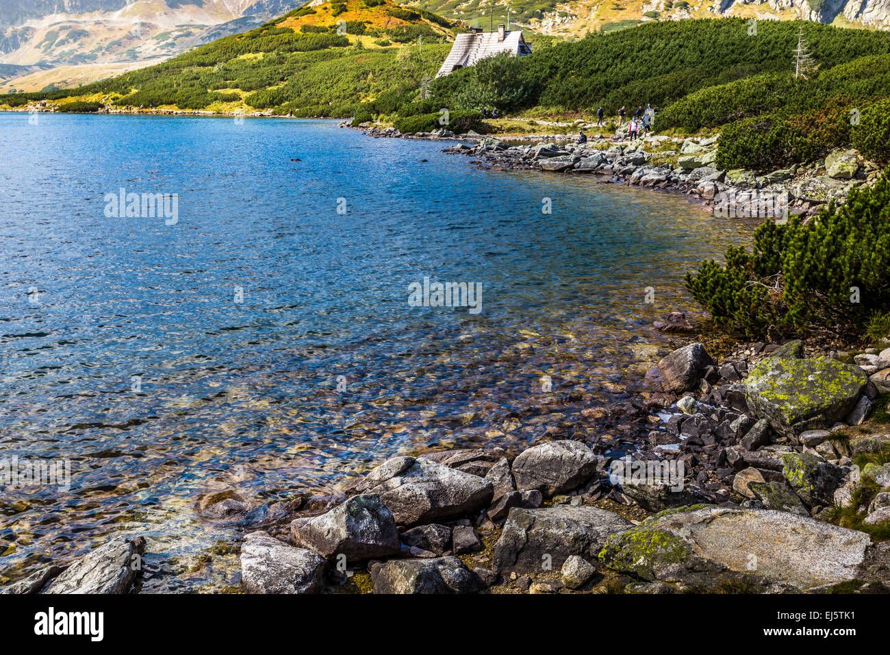 Lago di montagna in 5 laghi della valle di Tatra, Polonia. Foto Stock