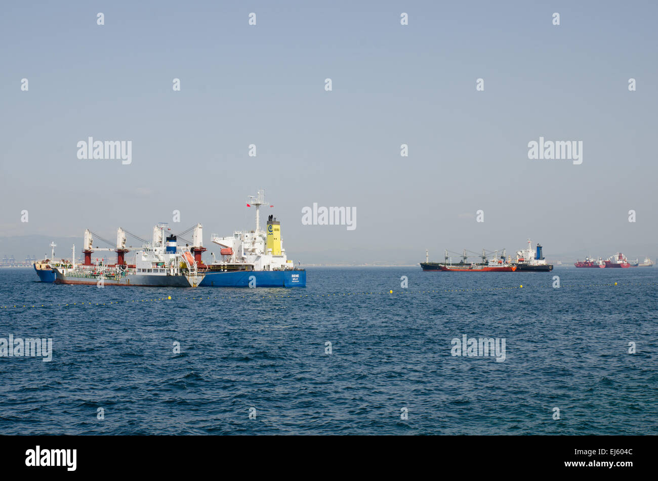 Bunkering nella baia di Gibilterra Foto Stock