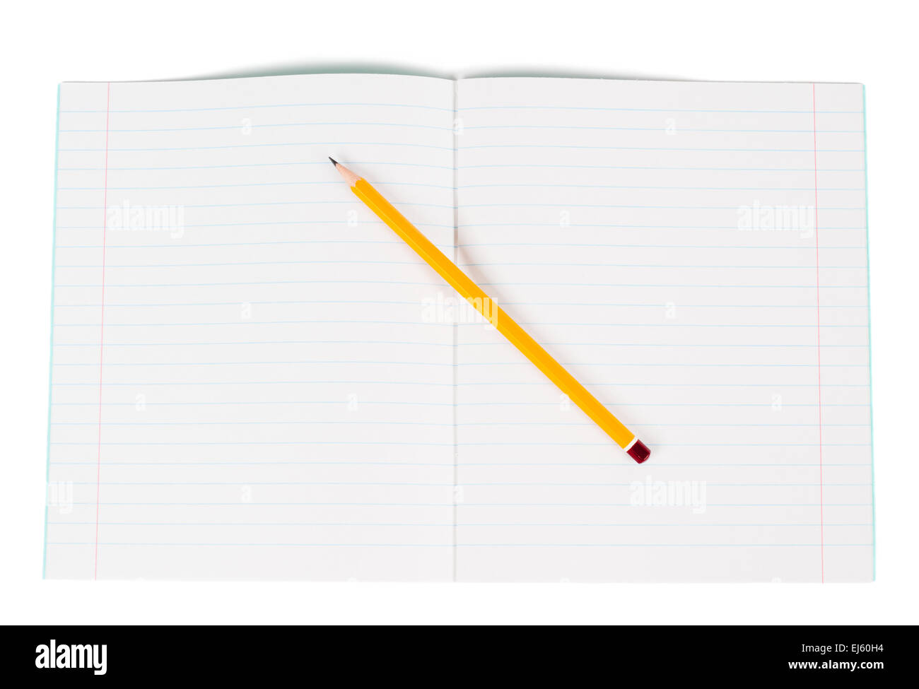 Scuola foderato notebook e matita su bianco Foto Stock