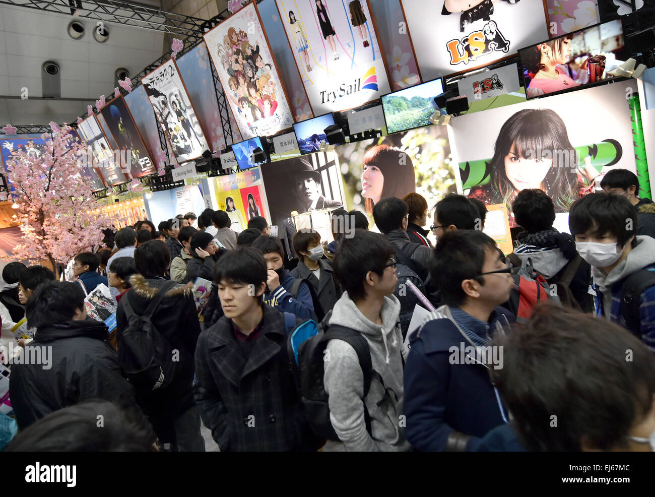 Tokyo, Giappone. Xxi Mar, 2015. Una grande folla di piacere asilo a sua volta Anime Giappone 2015, una mostra di tutto ciò che riguarda l'animazione in Tokyo, sabato 21 marzo 2015. AnimeJapan, che ha avuto inizio lo scorso anno sotto lo slogan ufficiale qui è tutto di anime, è stato previsto per attirare più di centomila visitatori durante i due giorni di esecuzione. © Natsuki Sakai/AFLO/Alamy Live News Foto Stock