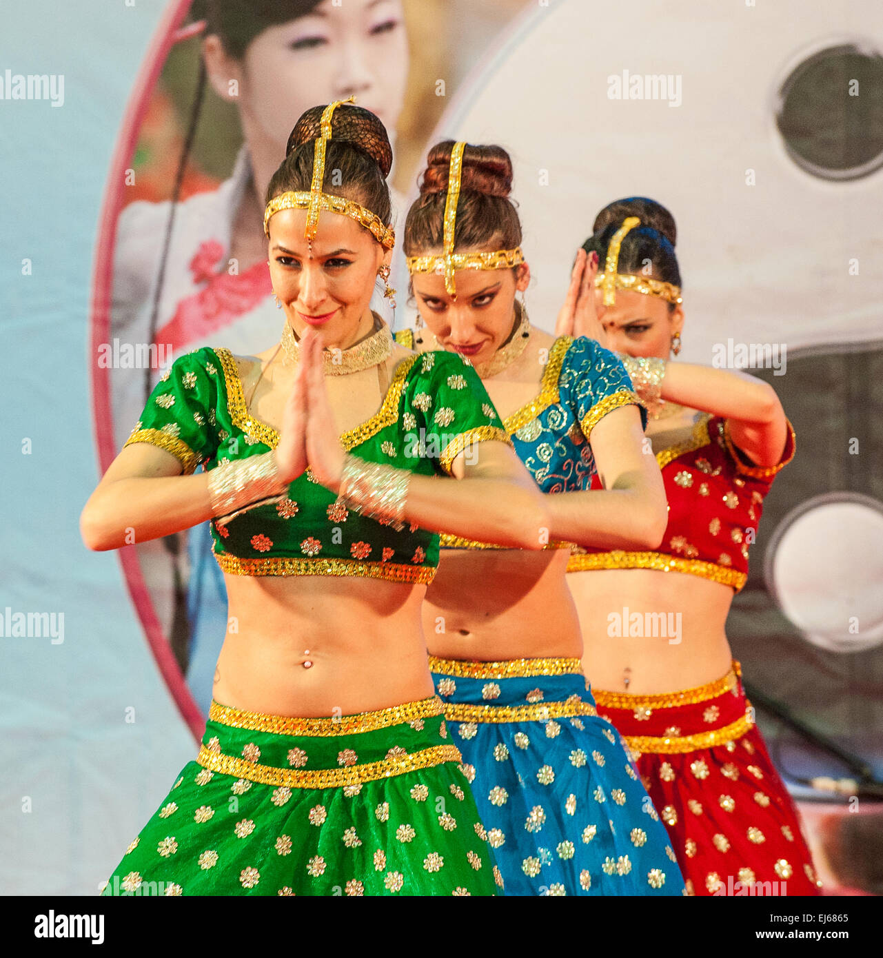 Torino, Italia. Xxii marzo, 2015. Lingotto Fiere 'Festival dell'Oriente' dal 20 al 22 marzo 2015 e dal 27 al 30 marzo 2015 - 20 Marzo 2015 India Sunny Singh Bollywood Dance Company Credit: Davvero Facile Star/Alamy Live News Foto Stock