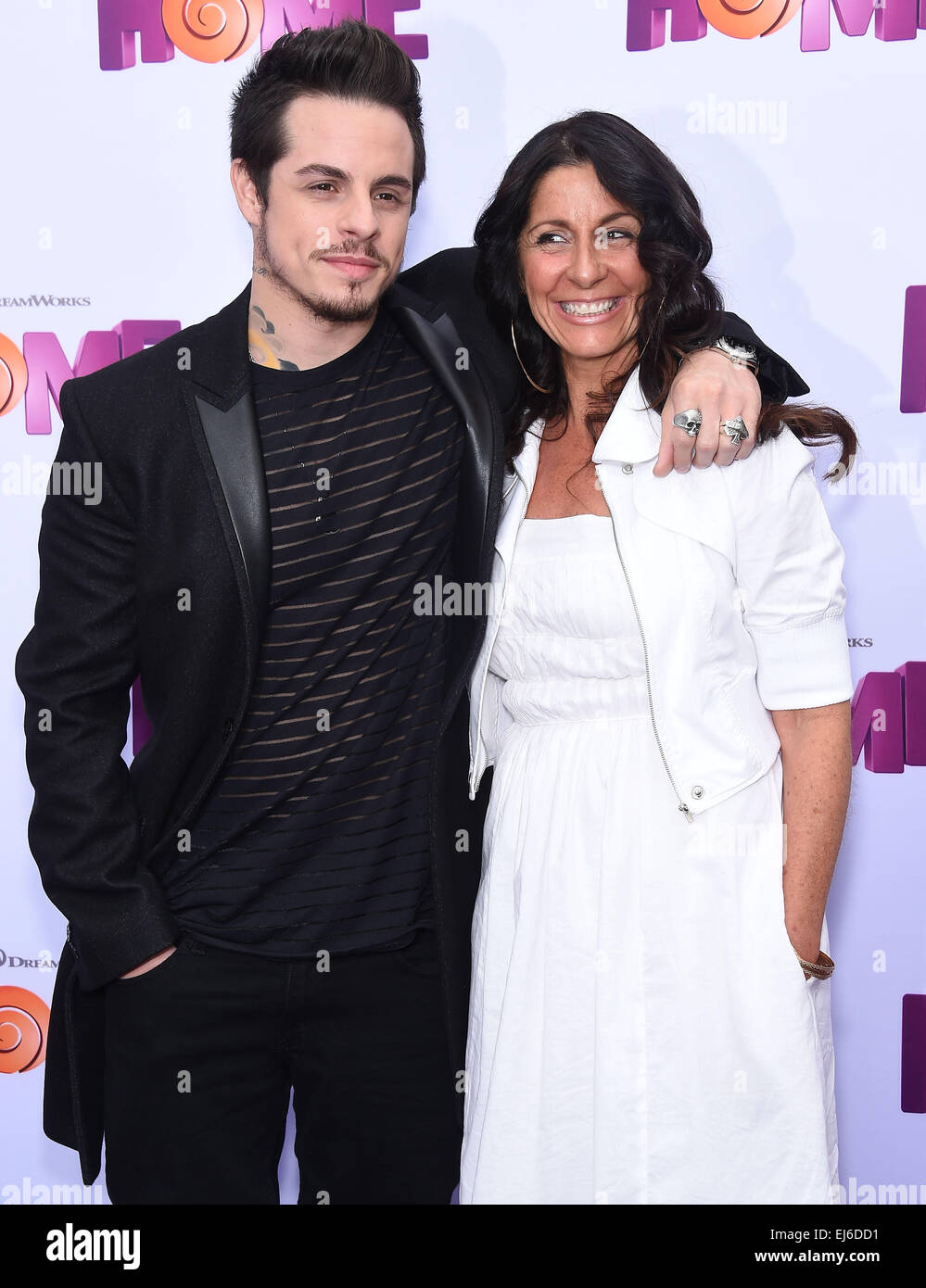 Westwood, California, Stati Uniti d'America. 22 Mar, 2015. Casper Smart & Shawna Smart arriva per la premiere del film 'Home' presso il Villaggio del teatro. Credito: Lisa O'Connor/ZUMA filo/Alamy Live News Foto Stock
