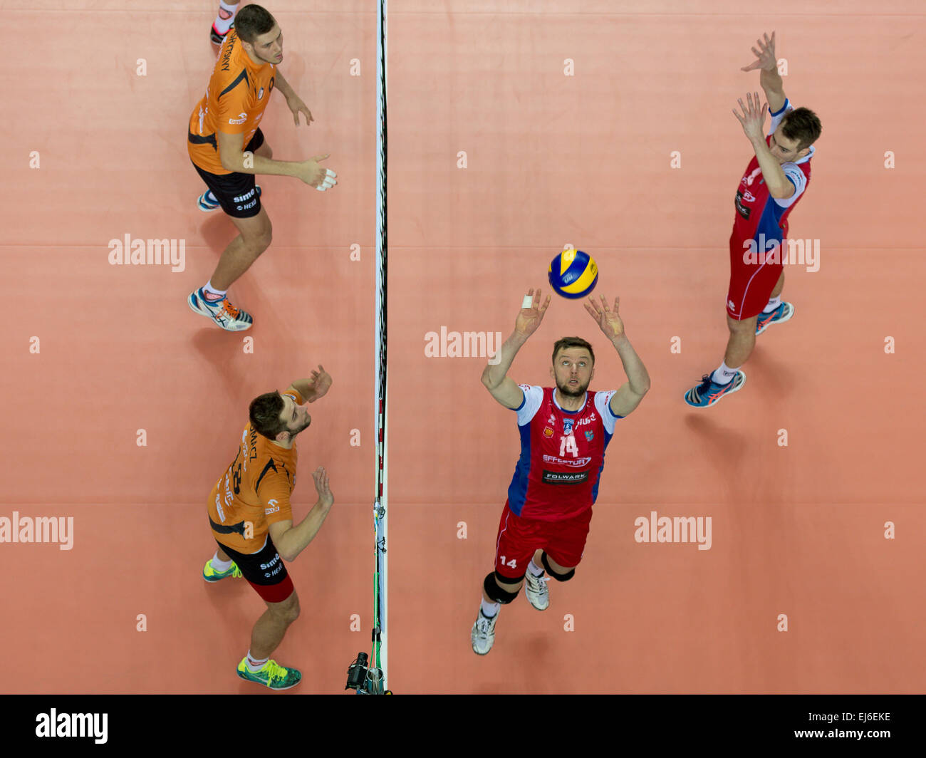 LUBIN, Polonia - 19 gennaio 2015: Grzegorz Pajak (14) in azione durante il match PlusLiga nella pallavolo tra Cuprum Lubin - Effe Foto Stock