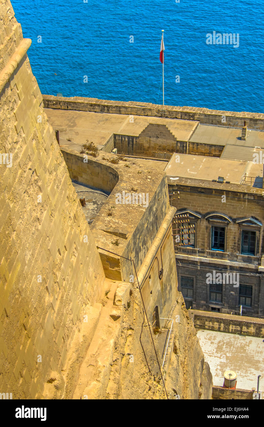 Malta, La Valletta: imponenti bastioni che circondano la capitale di Malta. Foto Stock