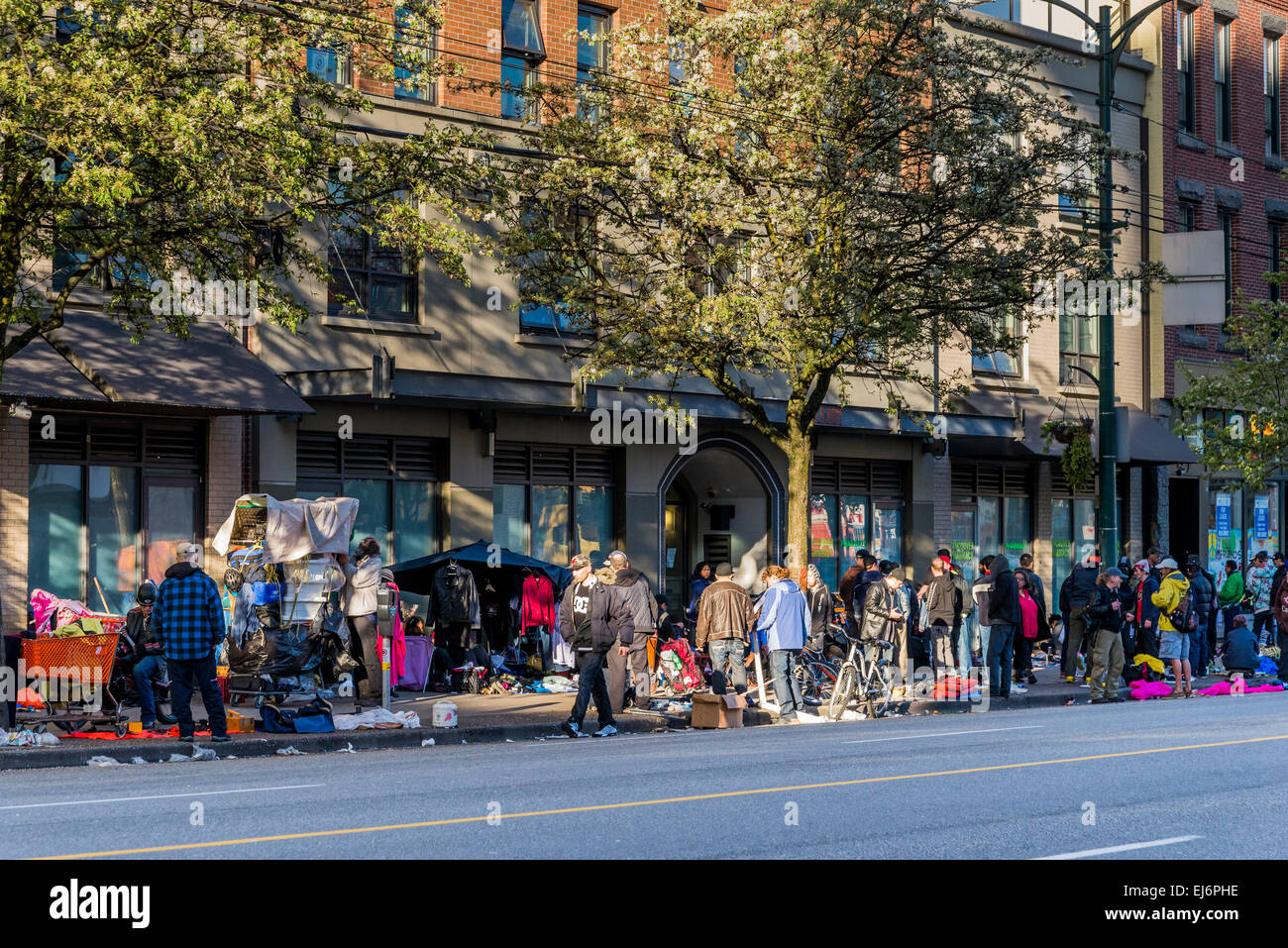 East Hastings Street senzatetto day trading camp, DTES, Vancouver, British Columbia, Canada Foto Stock