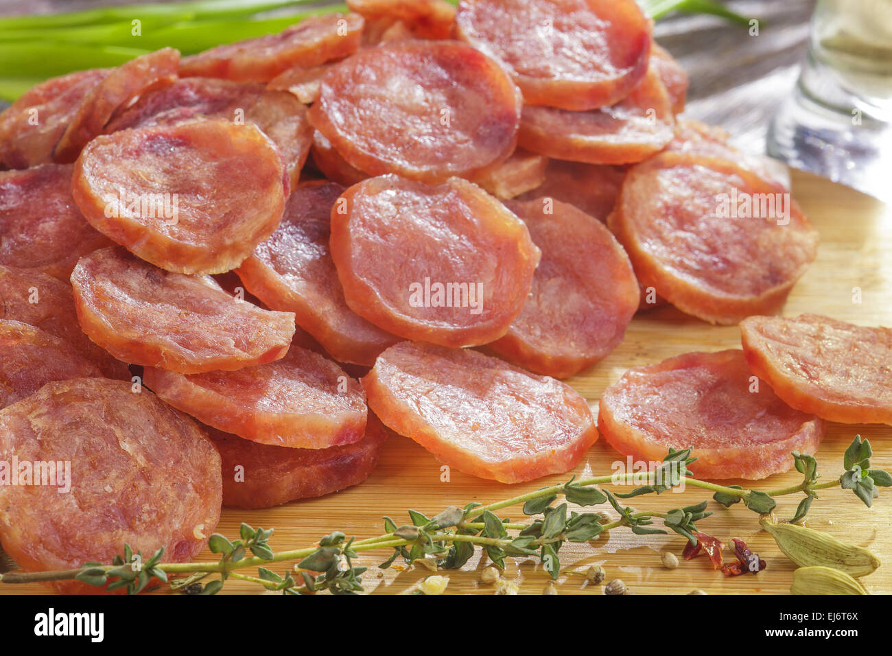 Salsiccia secca,medaglioni, il cibo gustoso,medaglioni birra,closeup, carne,salsicce,snack, Foto Stock