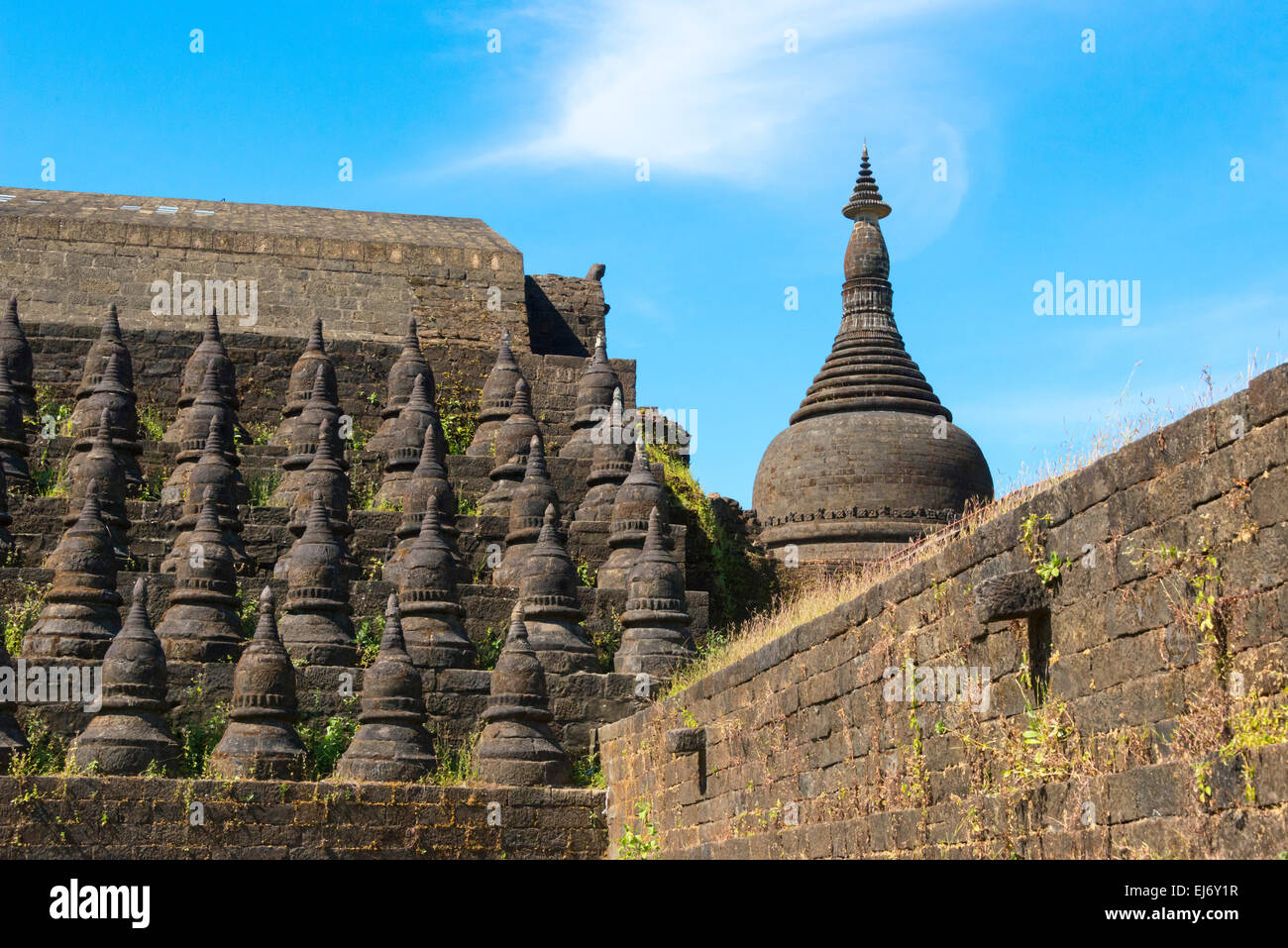 Tempio Kothaung (Santuario di 90.000 immagini), Mrauk-U, Stato di Rakhine, Myanmar Foto Stock