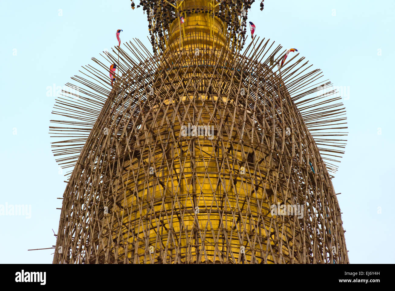 Shwedagon pagoda in ristrutturazione, Yangon, Myanmar Foto Stock