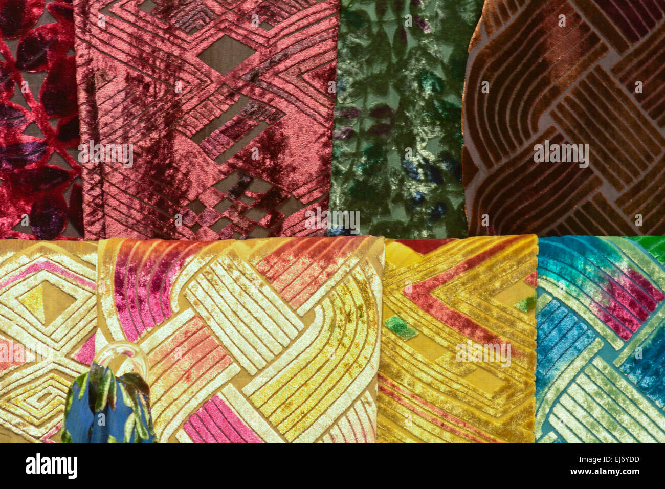 Elaboratamente materiali modellato in vendita nel negozio Foto Stock