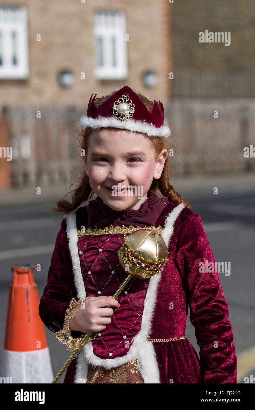 Ragazza ebrea in costume per la festa di Purim in Stamford Hill 2015 Foto Stock