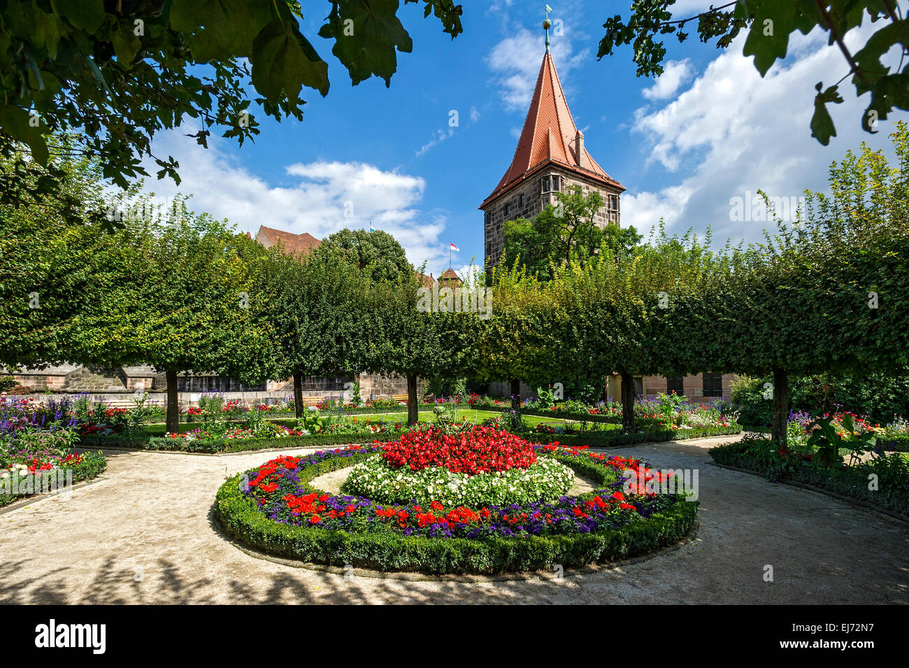 Giardini, Bastione inferiore, torre Tiergärtnertor gate, Kaiserburg, Castello Imperiale, Norimberga, Media Franconia, Franconia, Bavaria Foto Stock