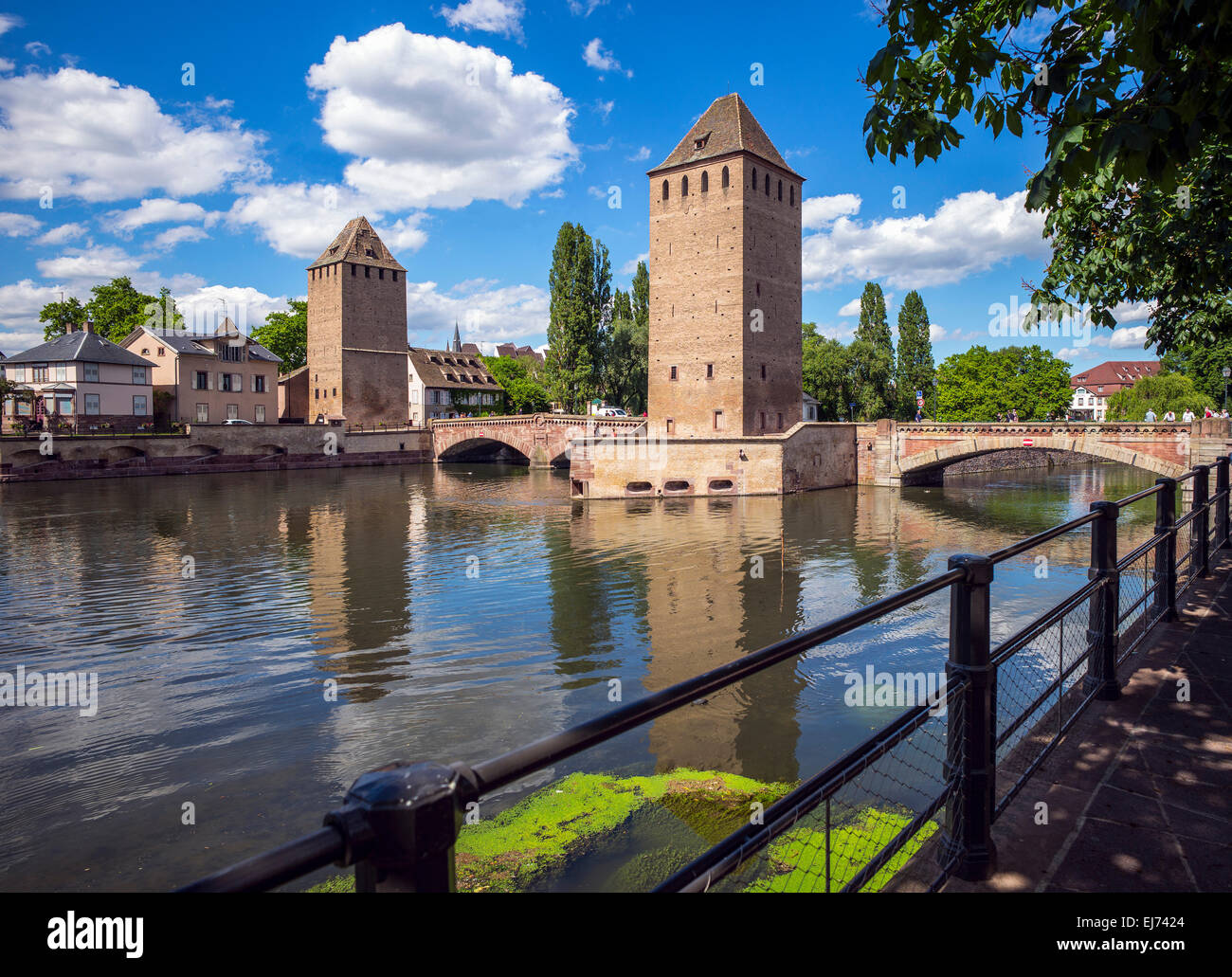 Torri di avvistamento del ponte Ponts-Couverts, quartiere La Petite France di Strasburgo, Alsazia, Francia, Europa Foto Stock